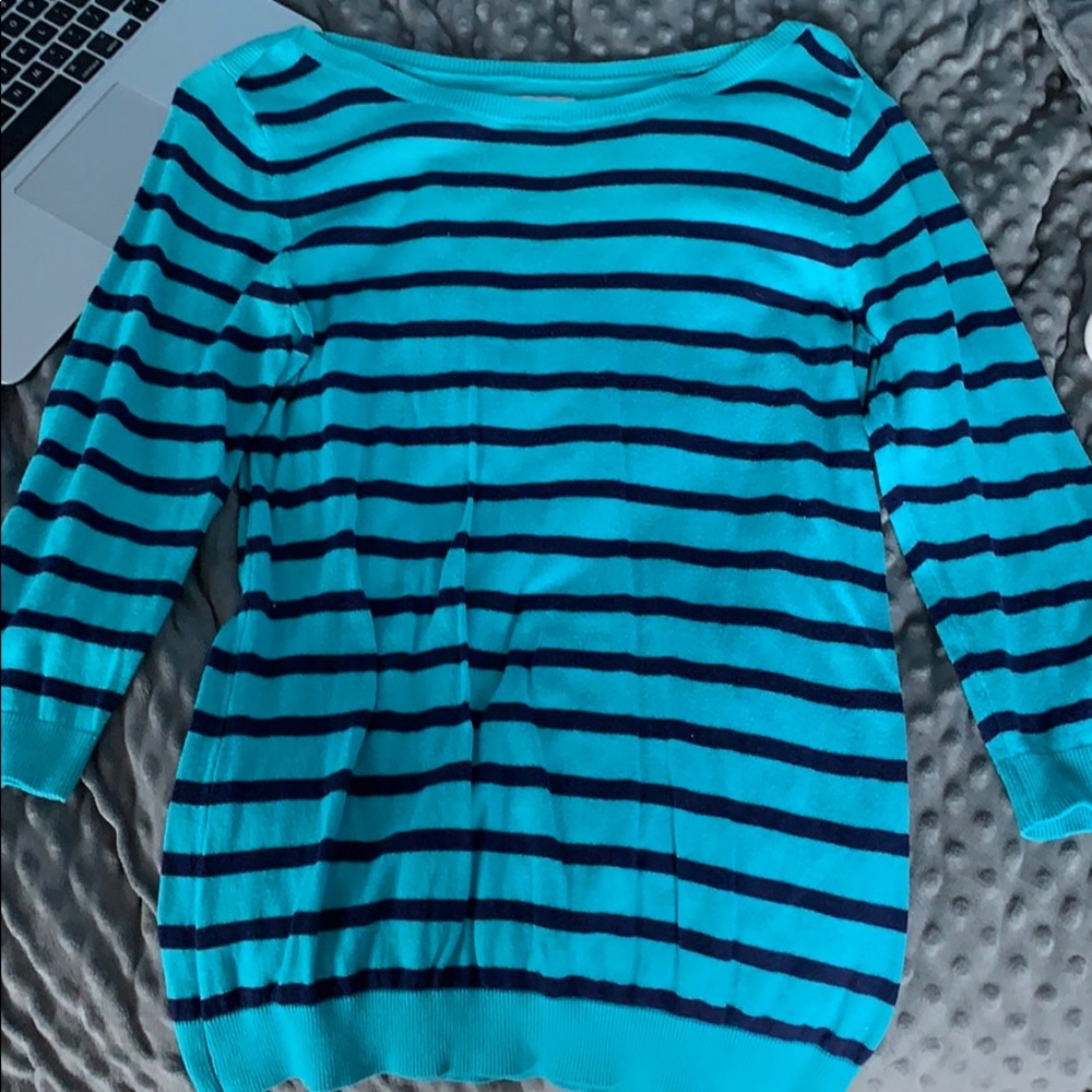 Old Navy size M 3/4 sleeve length shirt